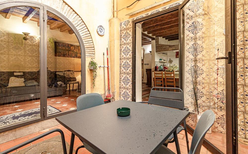 The Ancient Serragli Court Apartamento *