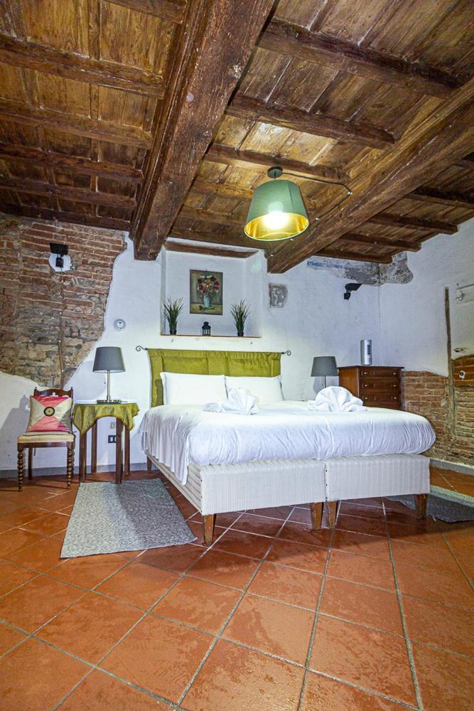 The Ancient Serragli Court Apartamento *