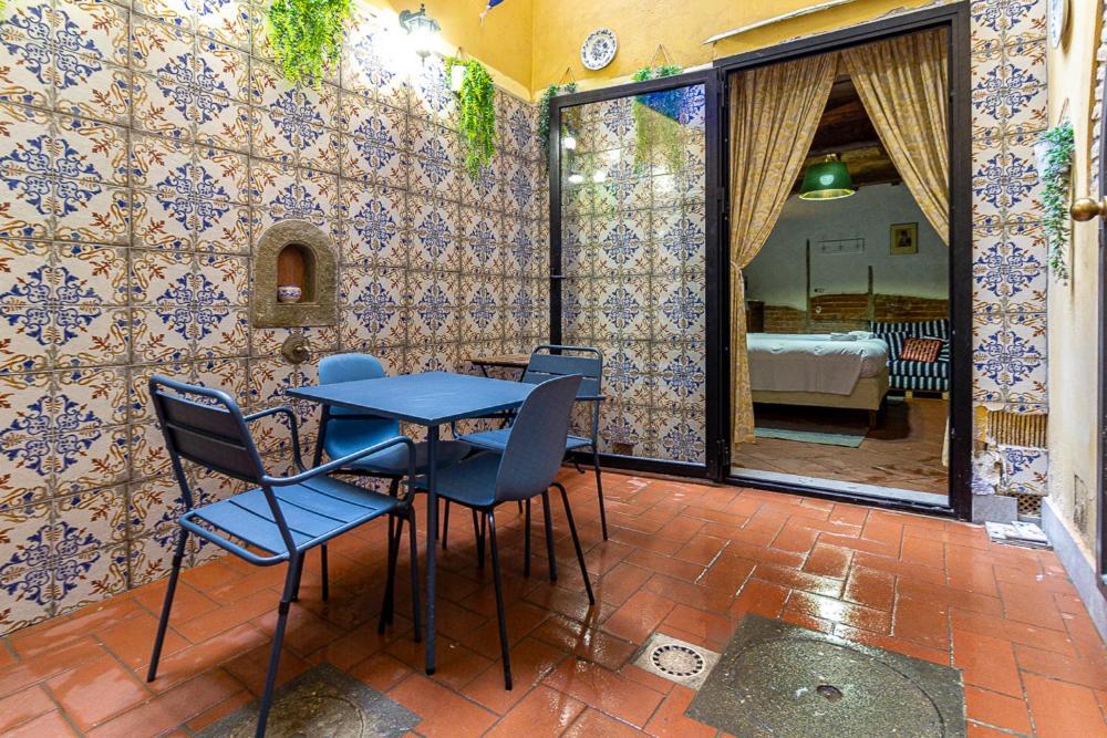 The Ancient Serragli Court Florencia