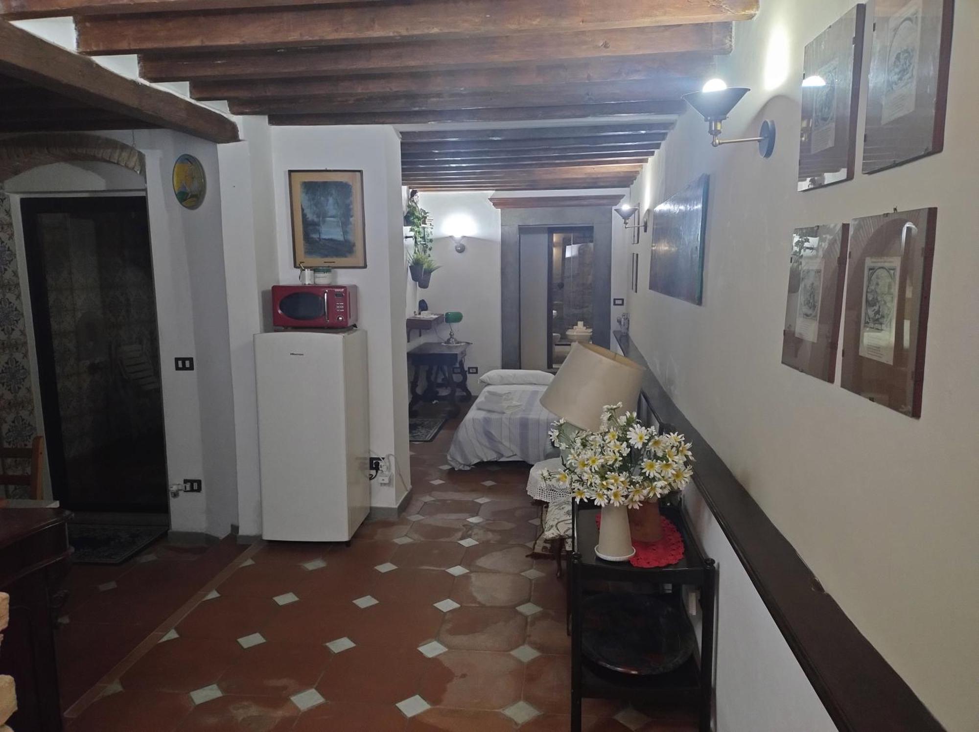 The Ancient Serragli Court Apartamento *