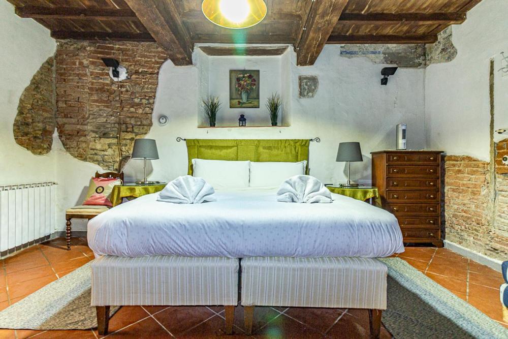 The Ancient Serragli Court Apartamento